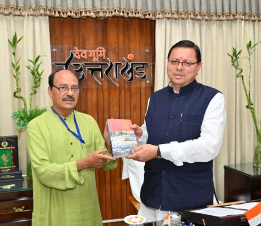 सीएम धामी ने पत्रकार व लेखक जय सिंह रावत से की मुलाकात