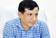 नेतागिरी छोड़कर पढ़ाई पर ध्यान दें शिक्षक: तिवारी