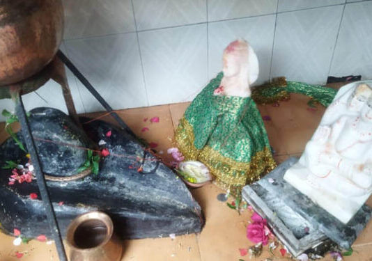 शिव मंदिर में चोरी की कोशिश, बदमाशों ने की मूर्तिंया खंडित
