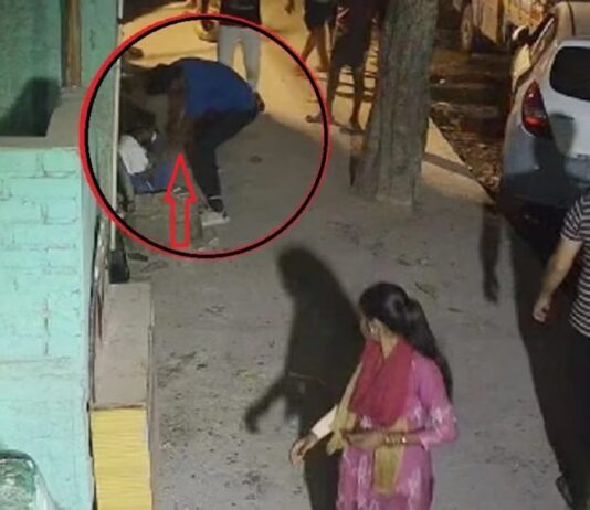 लोगों के सामने की नाबालिग की बेरहमी से हत्या