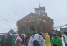 धाम में मौसम साफ, बाबा के दर्शन के लिए यात्री रवाना