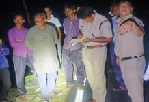 खाई में गिरी कार,एक की मौत,तीन घायल