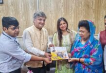 महासंपर्क अभियान के तहत कई डाक्टर सम्मानित