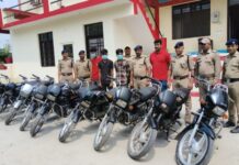 वाहन चोर गिरोह के तीन सदस्य गिरफ्तार,दस बाईक बरामद