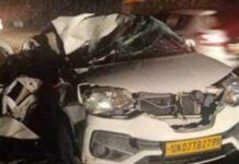 जाम मे फंसी कार के उपर गिरा बोल्डर, चालक की मौत