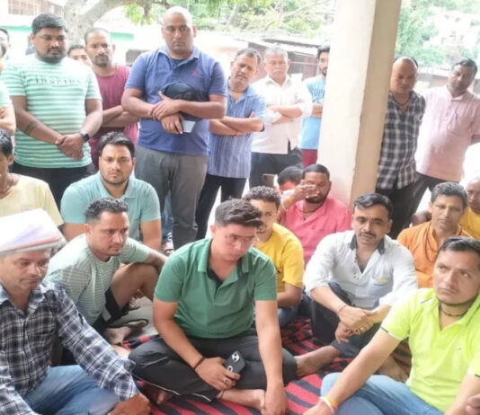 सोमवार से नीलकंठ का बाजार अनिश्चित काल के लिए बंद करने की घोषणा