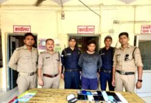 चोरी के 22 मोबाइल सहित बीटेक का छात्र गिरफ्तार