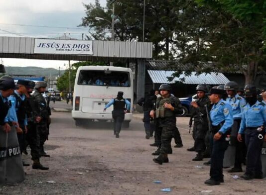 जेल में हुए गैंगवार में 41 महिला कैदियों की मौत