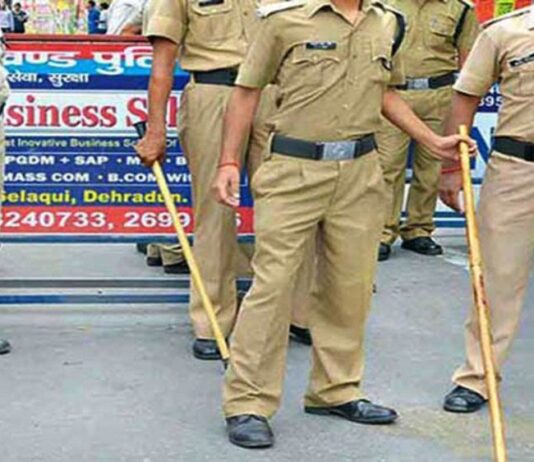 नदी नालों के किनारे बसे आबादी क्षेत्र में खतरा, एसएसपी ने संभाला मोर्चा