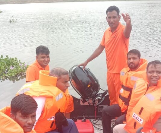 पुलिस और एसडीआरएफ ने दो कांवड़ियों को डूबने से बचाया