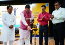 सीएम धामी ने 10वीं व 12वीं के छात्रों को किया सम्मानित