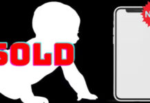 आई-फोन के लिए किया आठ महीने के बच्चे का सौदा