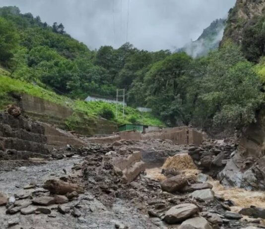 जौनसार में भारी बारिश के बाद भूस्खलन से 27 मोटरमार्ग बंद, बढ़ी मुश्किले