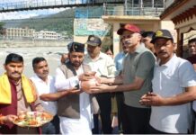 सैन्यधाम के लिए उत्तरकाशी से भेजा गया गंगाजल