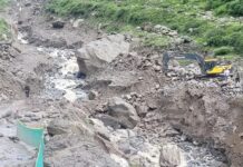 गंगोत्री-यमुनोत्री हाईवे बंद, कांवडियों सहित पांच हजार से ज्यादा यात्री फंसे