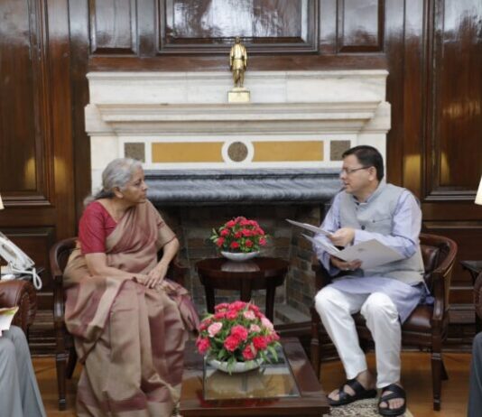 सीएम धामी ने केन्द्रीय वित्त मंत्री से पेयजल परियोजनाओं के लिए मांगी सहायता