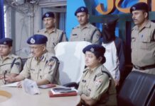 पत्नी व उसके पे्रमी की हत्या के इरादे से घूम रहा पति गिरफ्तार