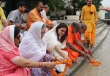 बलूचिस्तान की पीएम कादरी ने भगवान शिव की पूजा अर्चना कर लिया मां गंगा का आर्शिवाद