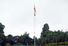 राज्यपाल ने स्वतंत्रता दिवस के अवसर पर राजभवन में किया ध्वजारोहण