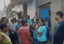 चाकुओं से गोद कर पति-पत्नी की हत्या, पुलिस कर रही हत्यारे की तलाश