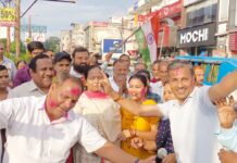 राहुल गांधी की सजा पर रोक के बाद कांग्रेसियों में खुशी की लहर,मिठाई बांटी,मना जश्न