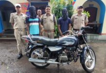 चोरी की बाईक के साथ दो गिरफ्तार