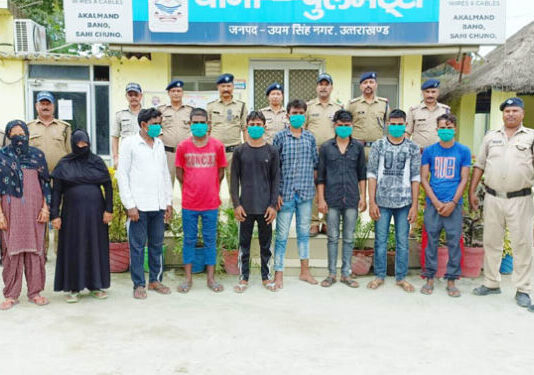 ऑपरेशन प्रहार में थाना पुलभट्टा की बडी कार्रवाई, 2 महिलाओं समेत 9 वारंटी गिरफ्तार