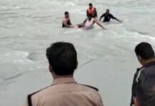 नदी में छलांग लगाकर दी जान