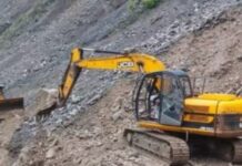 जौनसार बावर में मलबा आने से 12 मोटर मार्ग बंद