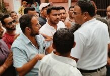 हरिद्वार नगर निगम में बवाल,कार्यालय छोड़कर भागे नगर आयुक्त