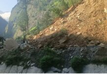 चमोली: टैया पुल के पास मलबा आने से हाईवे बंद