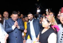 उत्तराखण्डी लोकगीतों में झूमा लंदन, सीएम धामी के स्वागत में भव्य रंगारंग कार्यक्रम