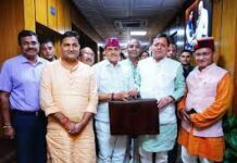 वित्त मंत्री ने सदन में पेश किया 11,321 करोड़ का अनुपूरक बजट