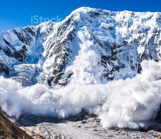 केदारनाथ की पहाड़ियों पर आया एवलॉन्च