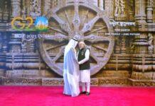 प्रधानमंत्री मोदी ने जी20 नेताओं का हाथ मिलाकर किया स्वागत, पृष्ठभूमि में कोणार्क चक्र ने बढ़ाई शोभा