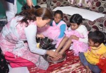 कैबिनेट मंत्री रेखा आर्या ने शिशु सदन पहुंचकर रामनवमी के अवसर पर देवी स्वरूपा नौ कन्याओं की कि पूजा, कन्याओं संग किया भोजन