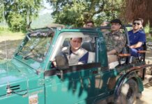 सीएम धामी ने की जिम कॉर्बेट टाइगर रिजर्व में सफारी, पर्यटकों से की बातचीत