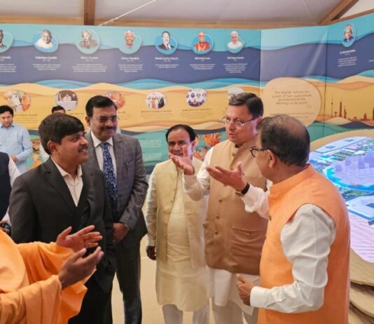 सीएम धामी ने अबू धाबी में निर्माणाधीन हिन्दू मन्दिर में ईंट रख की कारसेवा