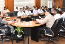 एसीएस ने की प्रधानमंत्री द्वारा शिलान्यास व लोकर्पित की योजनाओं की प्रगति समीक्षा