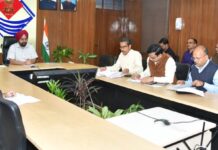 मुख्य सचिव ने सार्वजनिक सम्पत्तियों के उपयोग को लेकर की समीक्षा बैठक