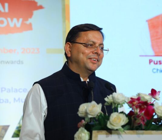 सीएम धामी का मुंबई में रोड शो, लगभग 30200 करोड़ रुपए के एमओयू