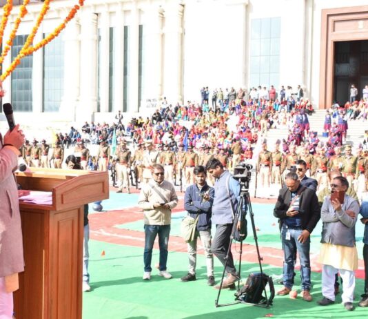 ग्रीष्मकालीन राजधानी गैरसैंण में धूमधाम से मना राज्य स्थापना दिवस।