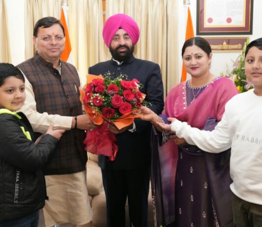 सीएम धामी ने राज्यपाल समेत सूबे के पूर्व मुख्यमंत्रियों से मुलाकात कर दपावली की दी शुभकामनायें