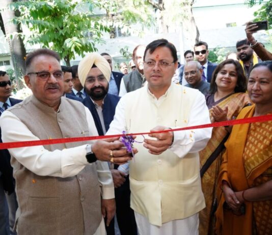 सीएम धामी के हाथों हुआ सचिवालय परिसर में मिलेट बेकरी आउटलेट का शुभारंभ