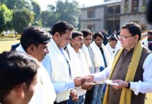 सिलक्यारा रेस्क्यू: सीएम धामी ने रैट माइनर्स को किया सम्मानित