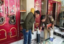 ज्वेलरी शॉप से लाखों के आभूषण चोरी