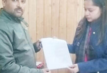 पालिका कर्मियों को तीन माह का वेतन देने की मांग, ज्ञापन सौंपा