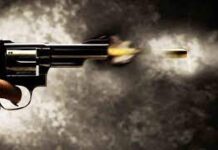 शिक्षक के घर के बाहर फायरिंग से दहशत,पुलिस मामले की जांच में जुटी