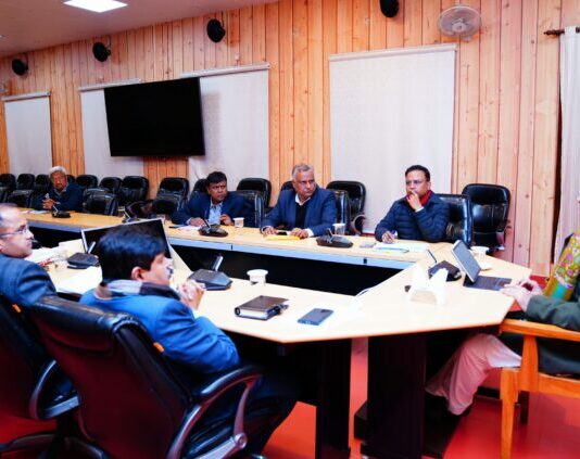 निजी बसों में सफर करने वाले यात्रियों को भी दुर्घटना बीमा का लाभ प्रदान करने के सीएम ने दिए निर्देश