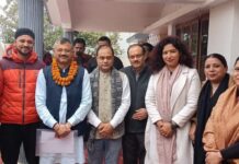 निकाय चुनाव: भाजपा मेयर प्रत्याशी सौरभ थपलियाल ने किया कैंट विधानसभा में जनसंपर्क, नमामि गंगे संघ ने भेंट कर दिया पूर्ण समर्थन